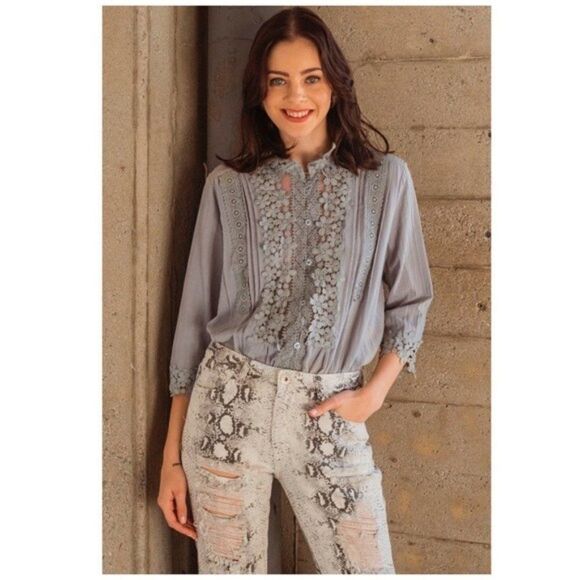 FLORAL Blouse With Eyelet Lacing In Grey - Picture 1 of 14